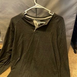 Kenneth Cole long sleeve Henley, L